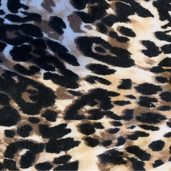 Short leopard cardigan. - Picture 3 of 3